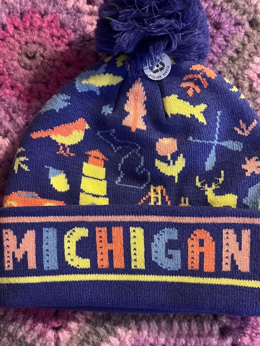 New with tag Michigan landmarks and wildlife knit beanie